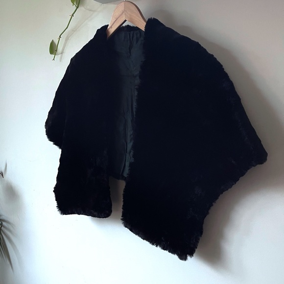 1970s Vintage Rabbit Fur Stole - Picture 2 of 7